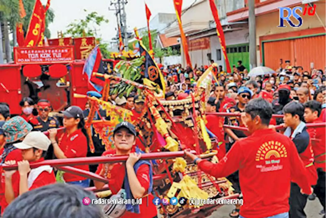 Berbagai Etnis Meriahkan Pawai Cap Go Meh di Kota Pekalongan