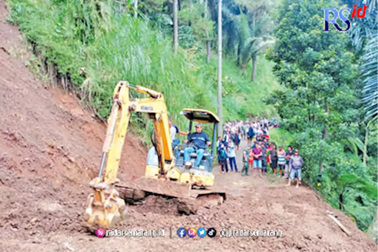 Dua Titik Longsor di Kecamatan Lebakbarang Tertasi, Warga Tak Lagi Terisolasi