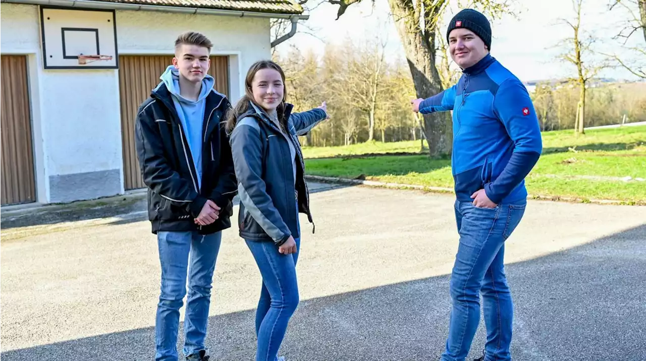 Pärchen stahl Auto: Dieses Trio half der Polizei