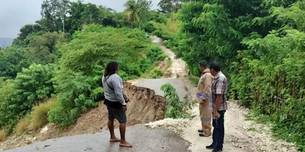 Banjir dan Longsor di Kupang, Ratusan Warga Terdampak serta Lima Desa Terisolir | merdeka.com