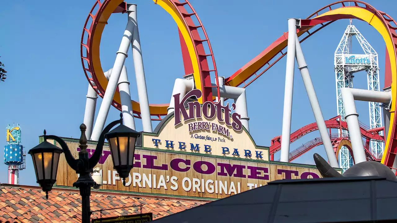 Knott's Berry Farm Removes Chaperone Policy for Saturdays