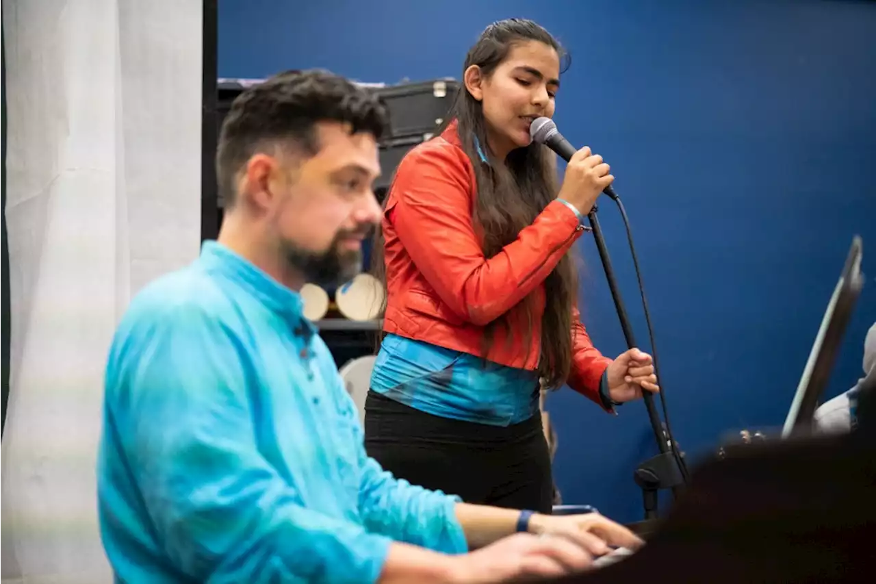 ‘A place of safety’ on stage: How music is helping immigrant students at Oakland International High