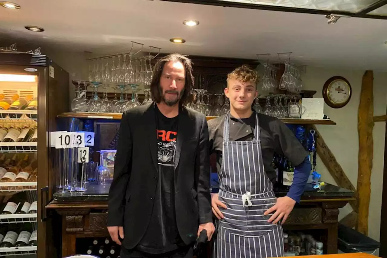 Keanu Reeves delights Herts pub staff with lunch visit