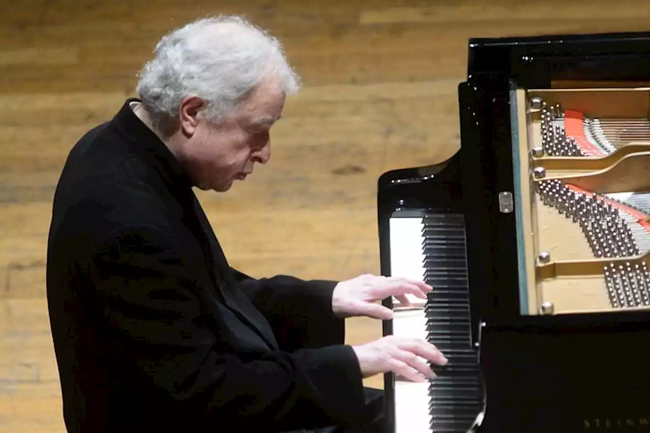 Wat de verpletterende pianist András Schiff komt spelen, blijft voor iedereen tot het laatst een verrassing