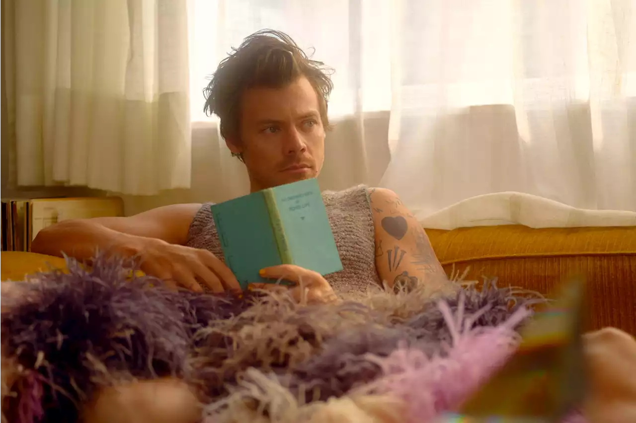 Harry Styles Is a 'Love Island' Stan -- and Six Other Takeaways From Our Cover Story