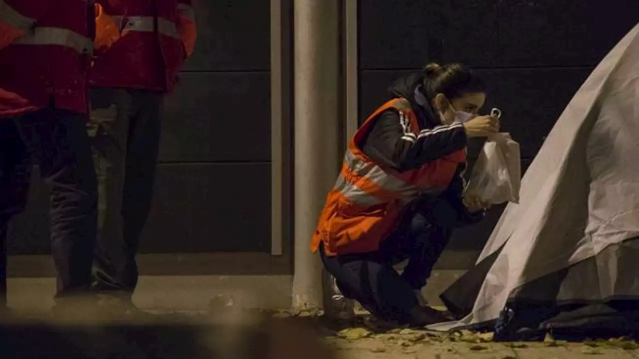 Patrullas de voluntarios de Cruz Roja contra el frío de las personas sin hogar