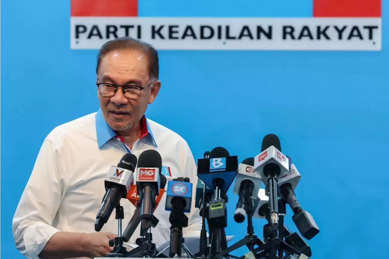 Pakatan needs to consult Umno if OK to accept sacked members