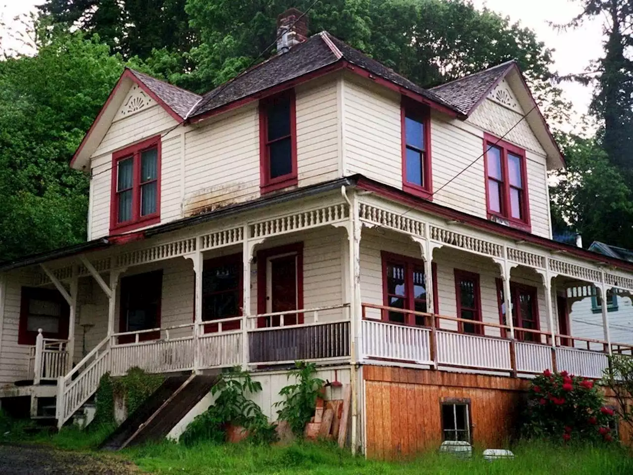 Man rescued by Coast Guard wanted in bizarre 'Goonies' house fish incident