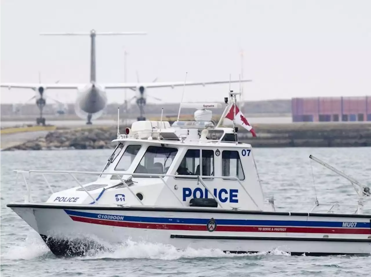 Three rescued after plunging into Lake Ontario while skating: Toronto cops