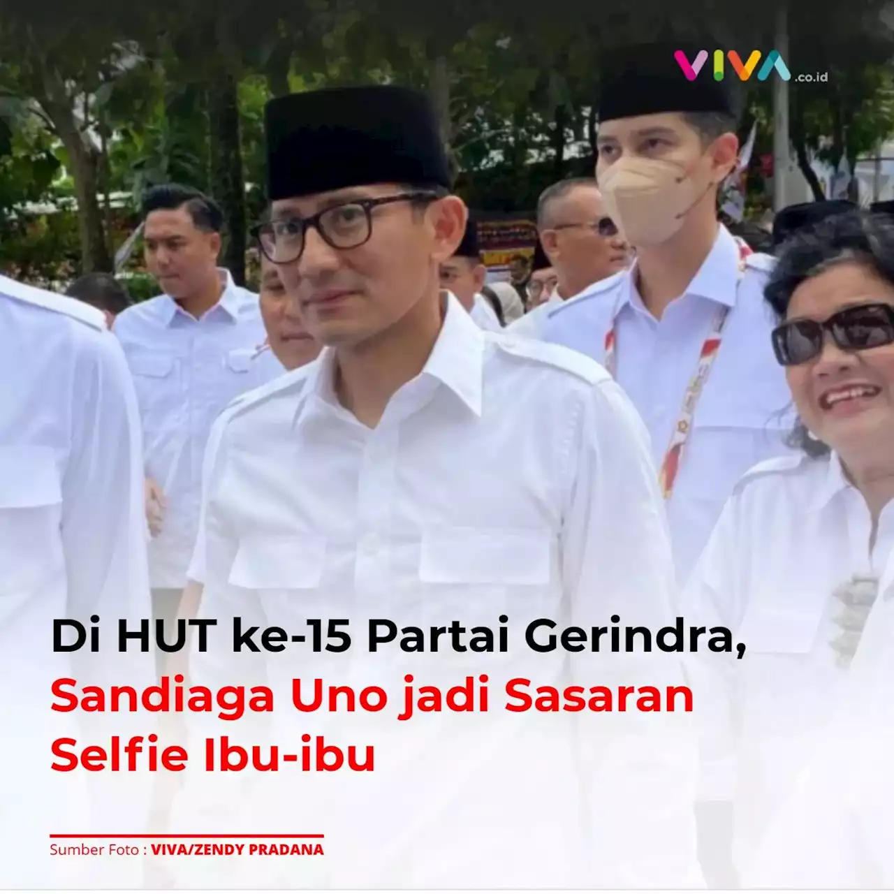 Di HUT ke-15 Partai Gerindra, Sandiaga Uno jadi Sasaran Selfie Ibu-ibu