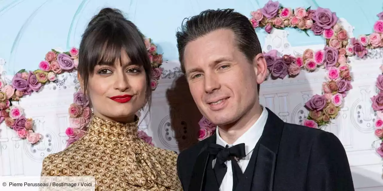 Clara Luciani : ses confidences sur son couple avec Alex Kapranos, le leader de Franz Ferdinand - Voici