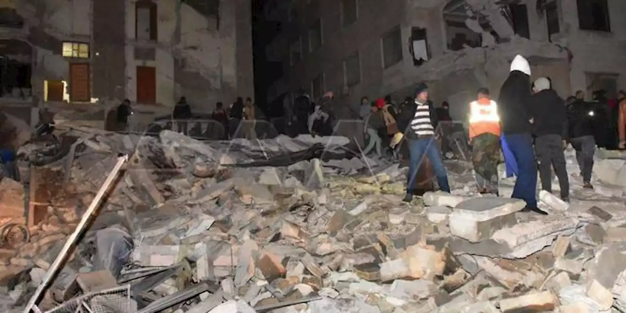 Powerful quake kills at least 360 people in Turkey, Syria