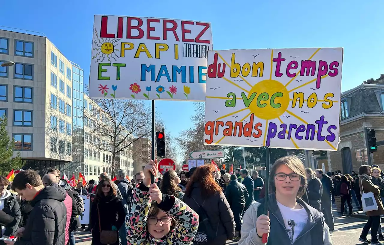 Contre la réforme des retraites, ils manifestent en famille