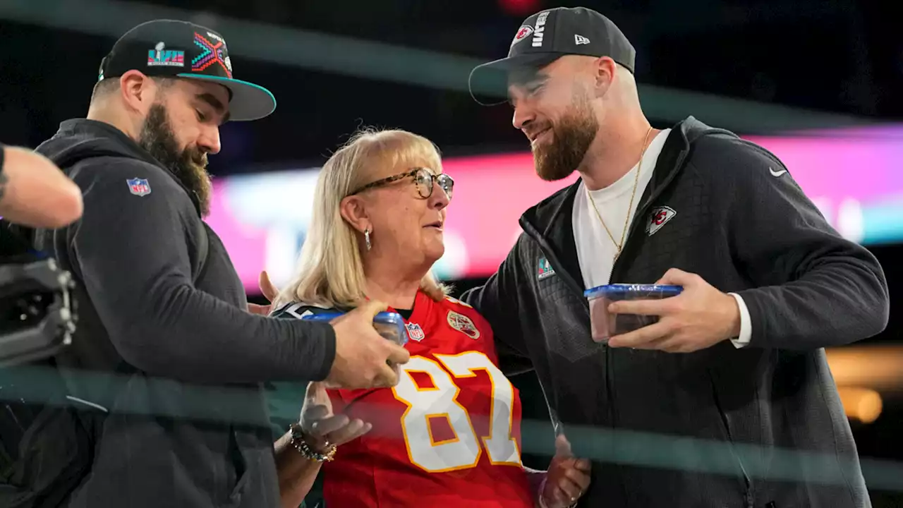 Kelce Bowl 2023: Donna Kelce brings cookies for sons at Super Bowl opening night