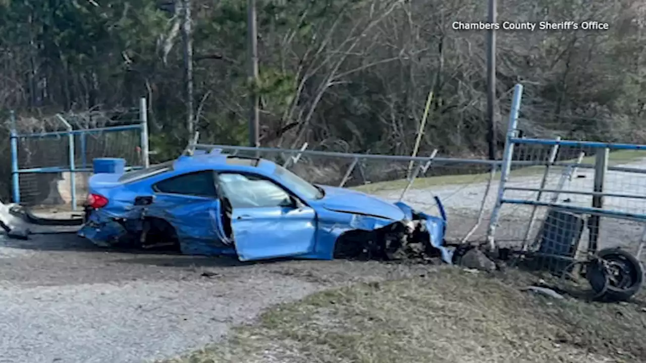 Houston man killed after crashing into ditch during street race in Chambers County, deputies say