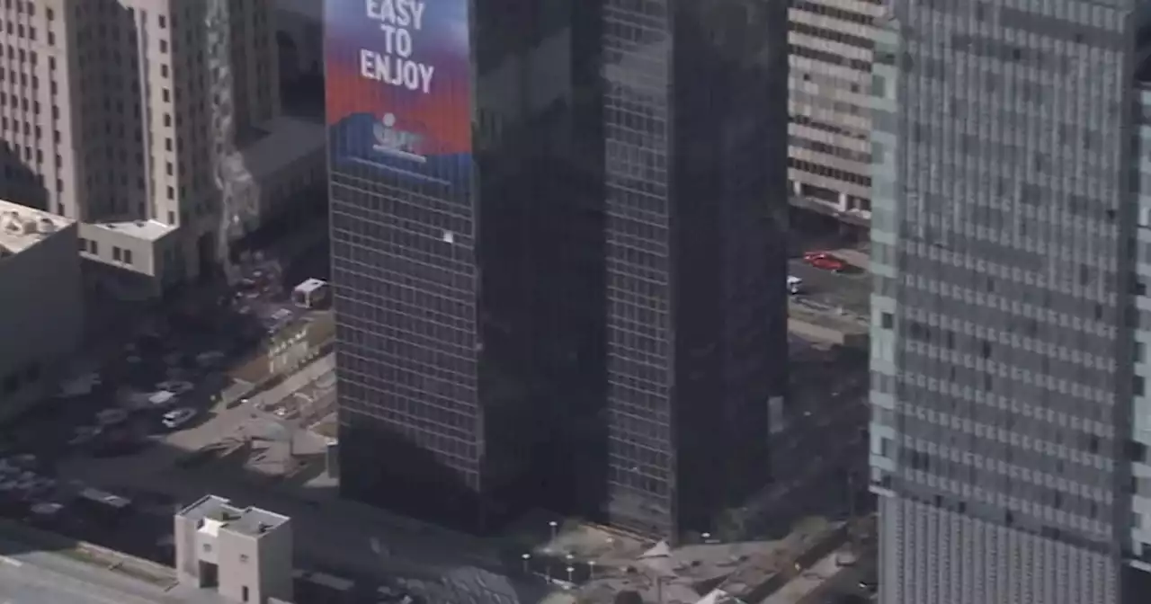 Man safe after scaling Chase Tower in downtown Phoenix