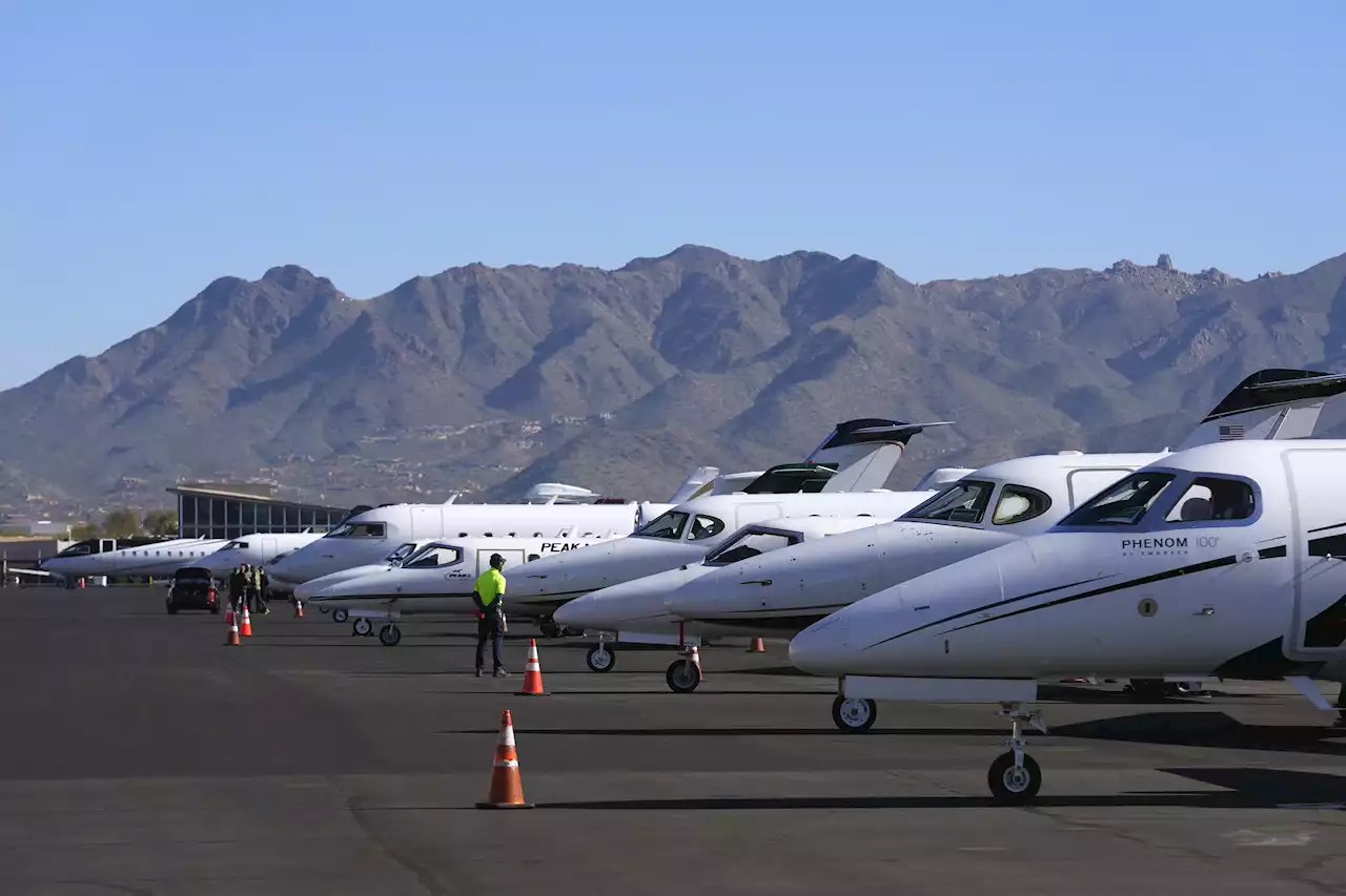 Super Bowl draws epic air show of private planes to Phoenix