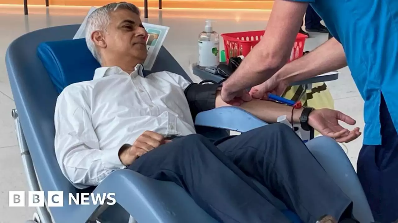 London mayor urges people to give blood and save lives