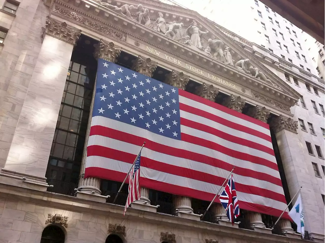 Ligeras p\u00e9rdidas en Wall Street a la espera de nuevas palabras de Powell