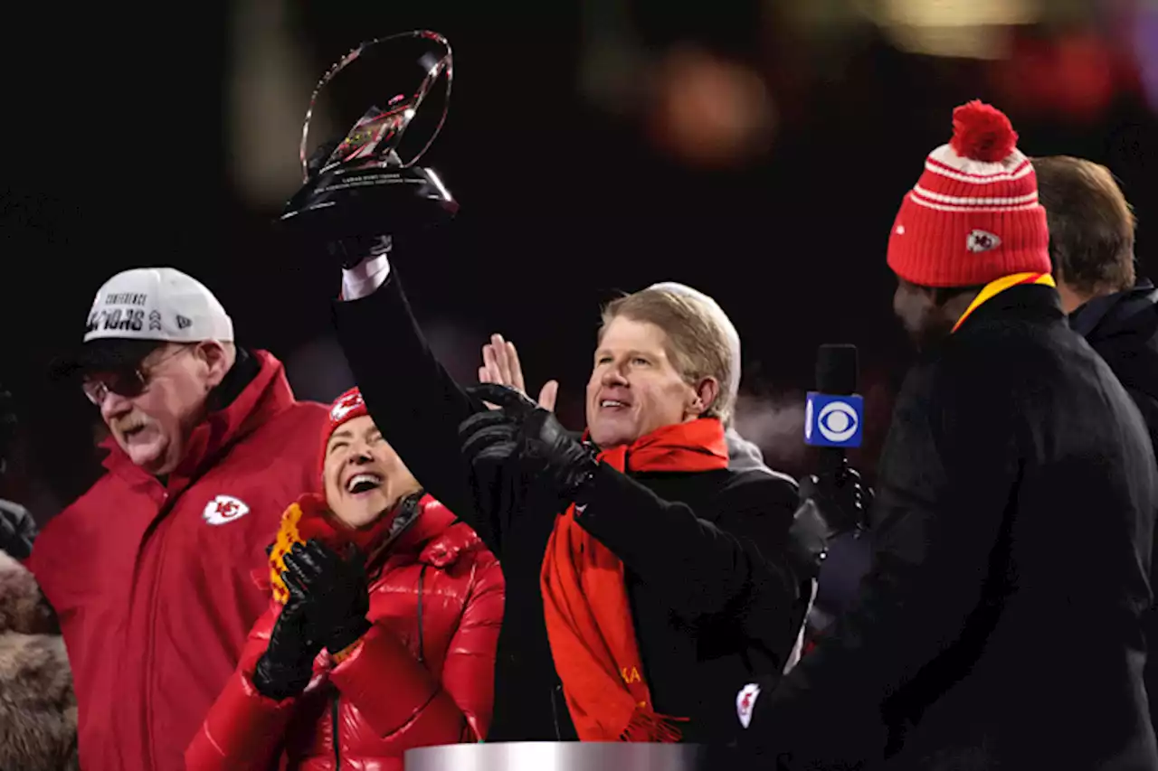 Chiefs' Hunt, Eagles' Lurie behind Super Bowl-winning teams | The Associated Press