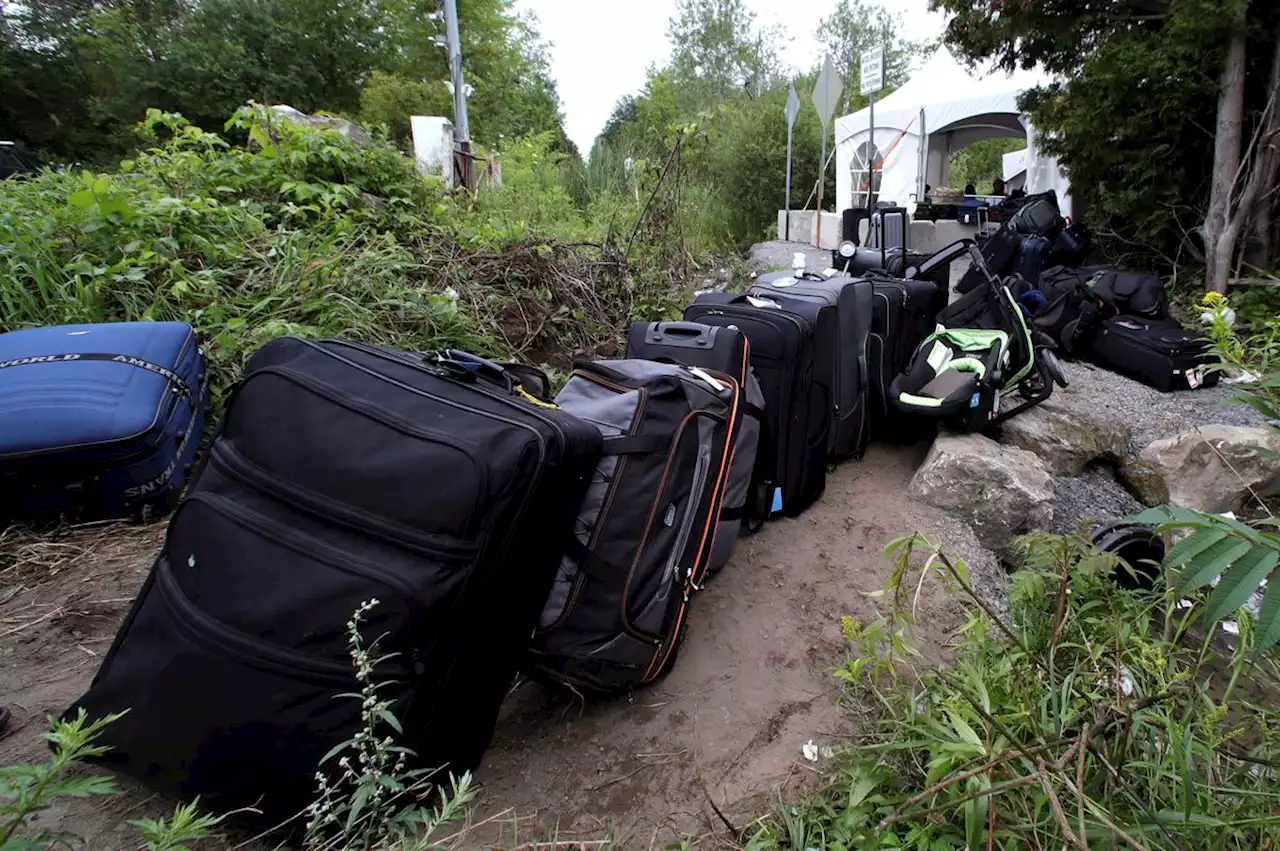 Quebec Immigration Minister ‘surprised’ asylum seekers given free bus tickets from New York