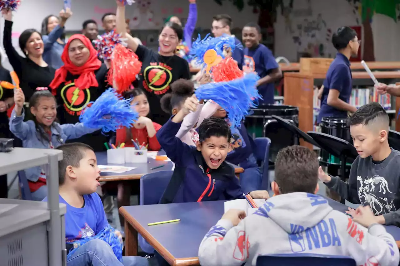 Read to the Final Four: Houston students participate in March Madness bracket reading competition