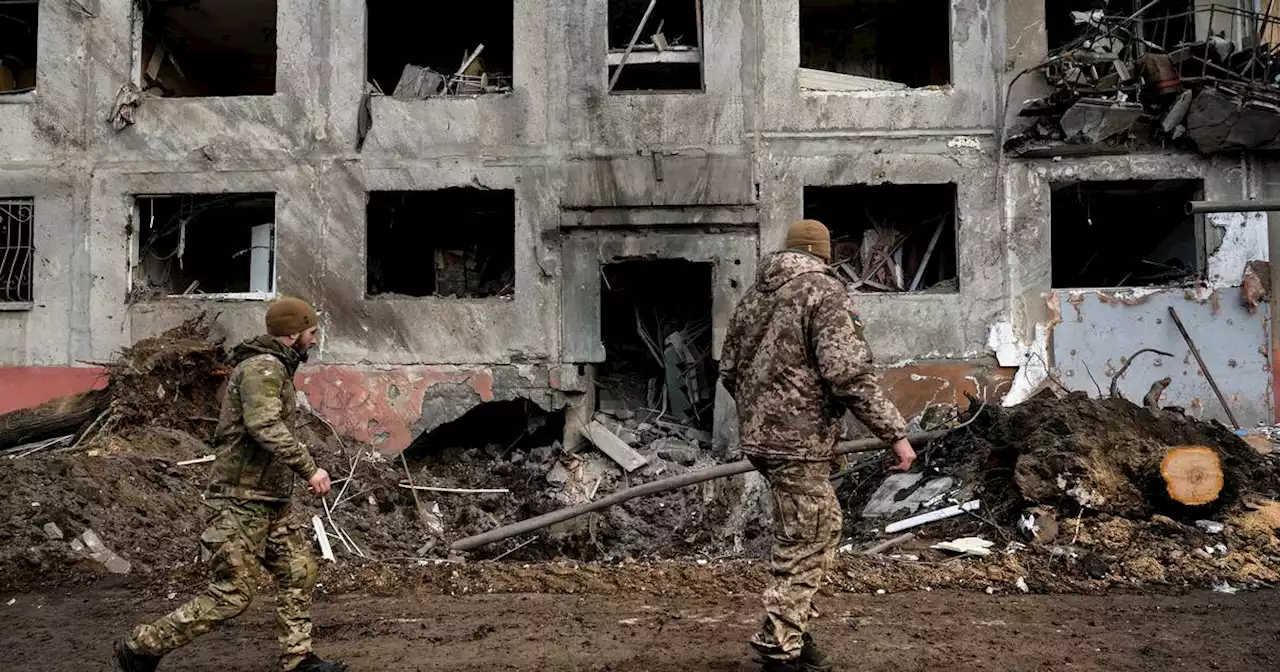 Russian troops pouring into eastern Ukraine, says governor