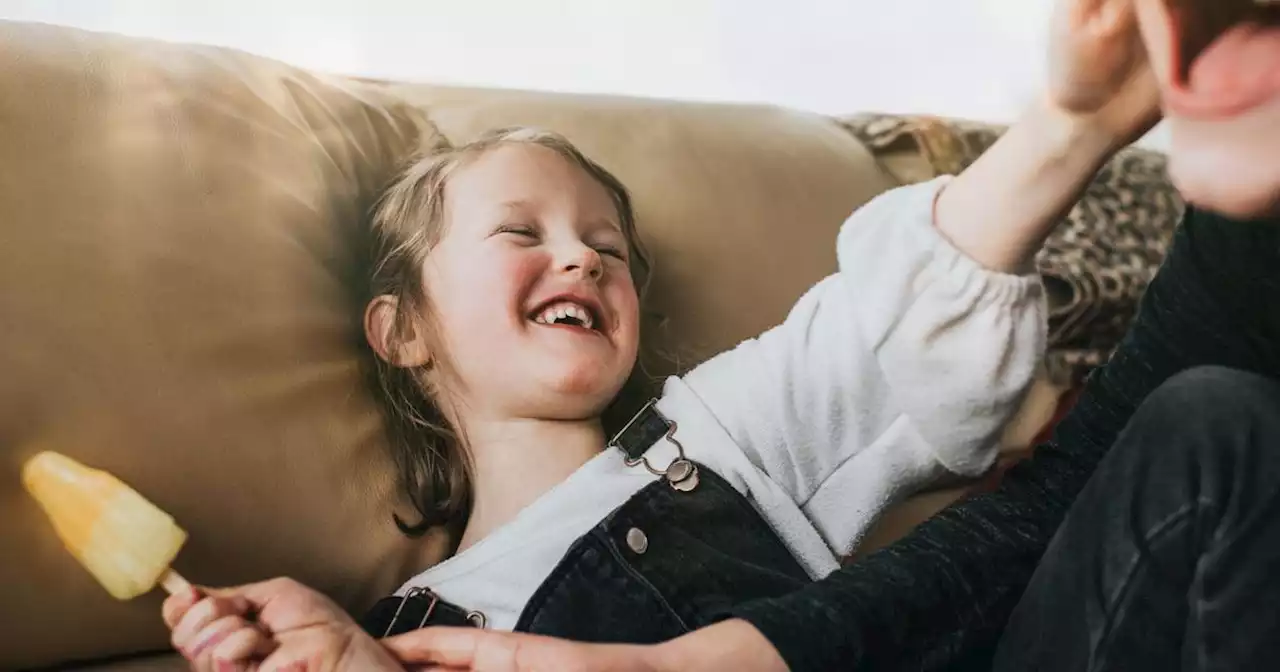 Doit-on demander à son enfant de faire un bisou quand il salue quelqu'un ?