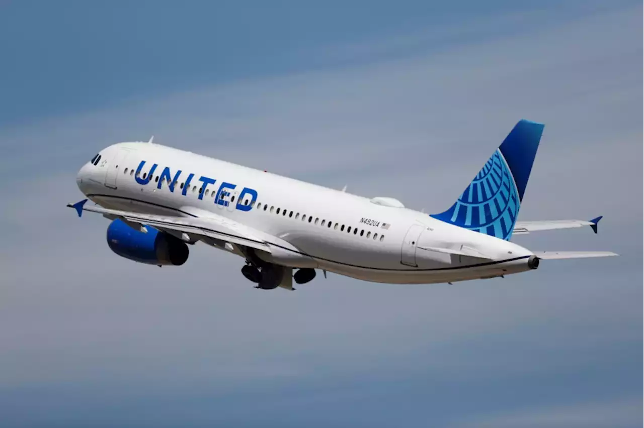 4 people hospitalized after battery fire on United flight out of California