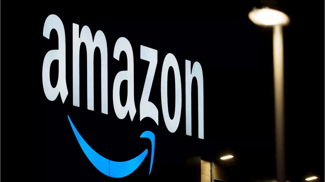 Los tres jóvenes que estafaron 350.000€ a Amazon aceptan una condena de un año de cárcel tras un acuerdo con Fiscalía