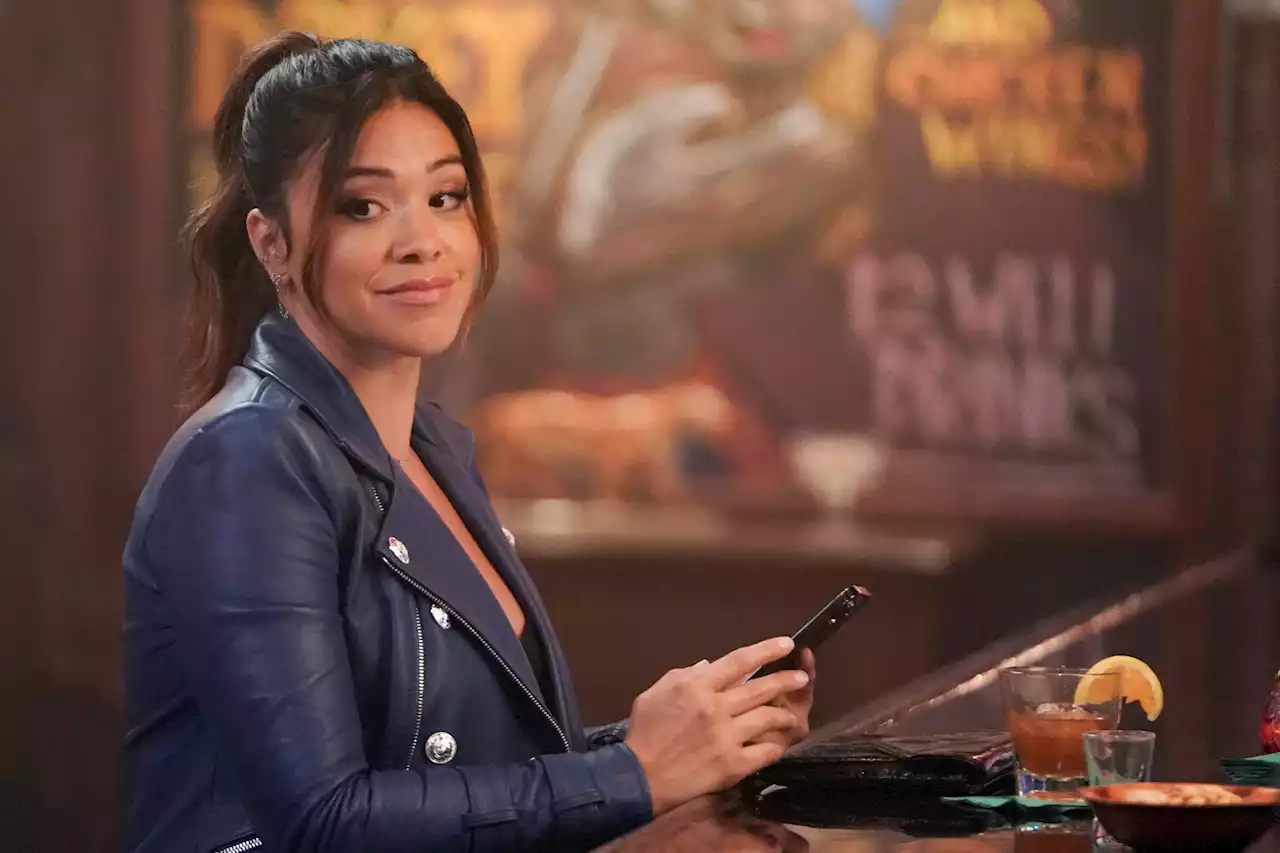 Gina Rodriguez stars in middling new sitcom ‘Not Dead Yet’