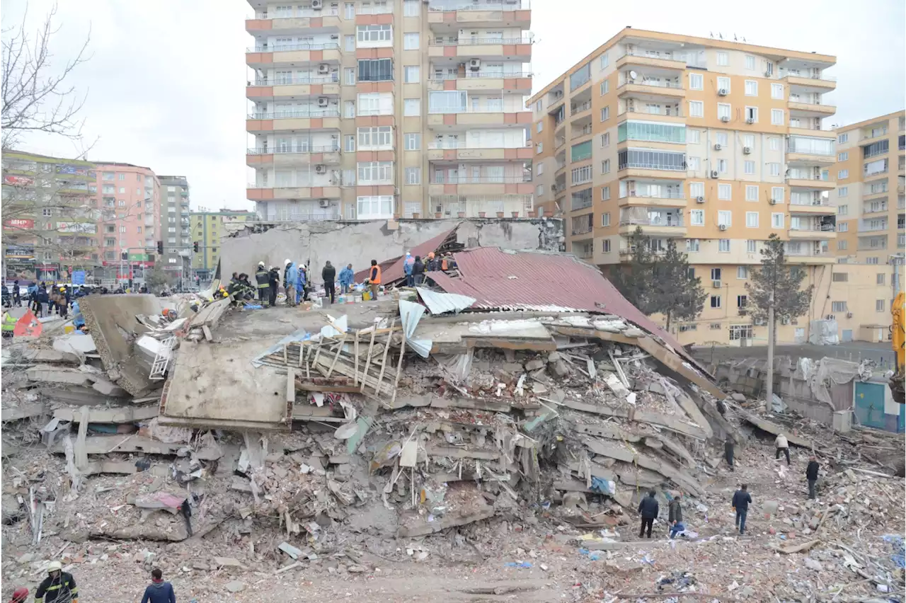 Death Toll Rises in Turkey and Syria As Winter Weathers Hinder Earthquake Rescue Efforts