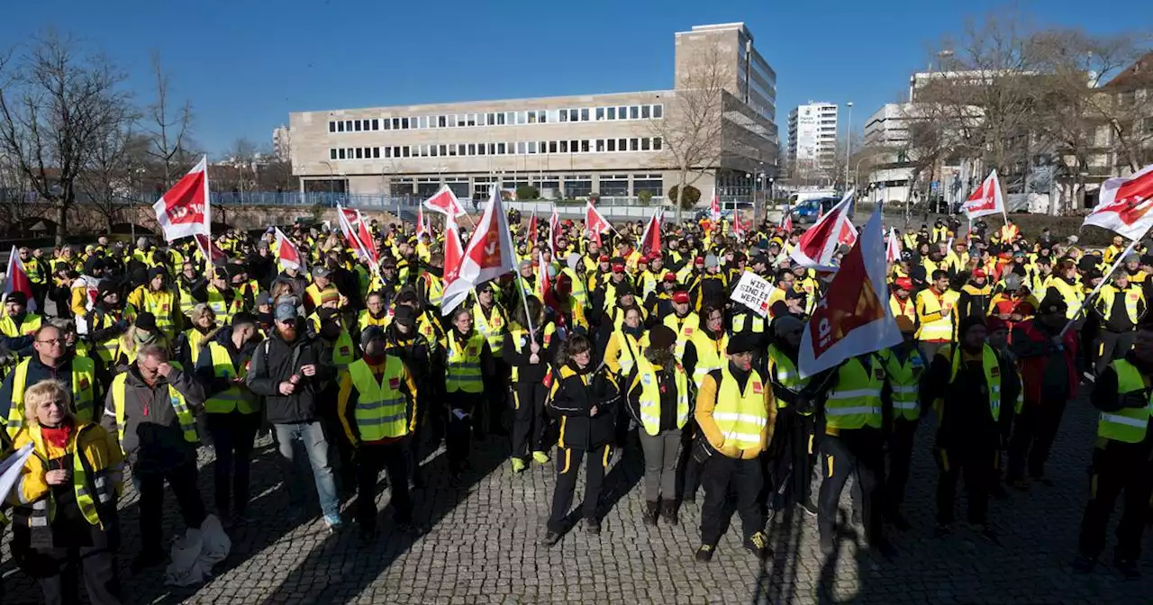 Zustellung stark eingeschränkt: Rund 700 Post-Beschäftigte bei Kundgebung in Saarbrücken (mit Fotos)