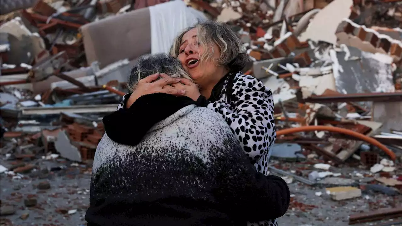 Turkey earthquake live updates: Fevered rescues underway as death toll nears 10,000 in Turkey, Syria