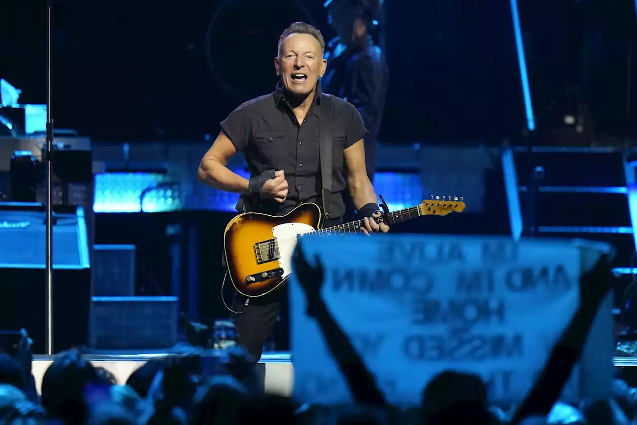 After ticket flap, Springsteen's fan magazine shutting down