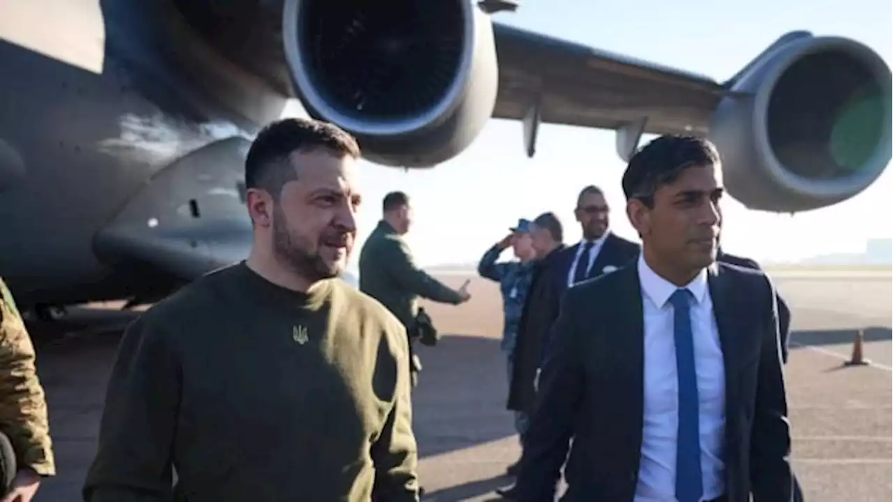 Ukraine's Zelenskyy thanks Britain for support in person, makes another push for fighter jets | CBC News