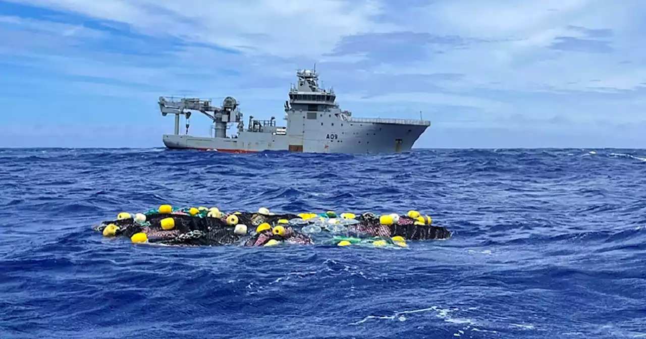 New Zealand police find over 3 tons of cocaine floating in the Pacific Ocean