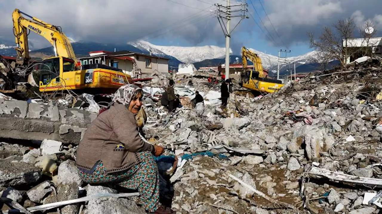 Hopes wither amid bitter cold as rescuers race to find earthquake survivors in Turkey | CNN