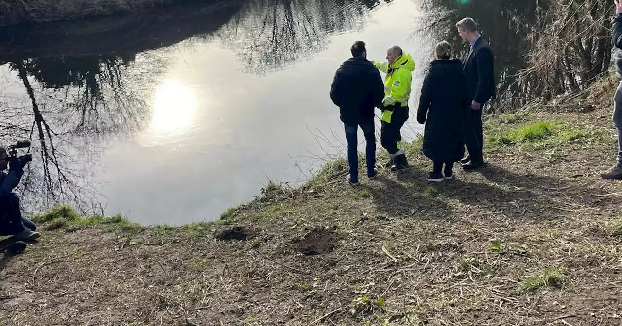 Nicola Bulley's partner visits river with expert who fears she was abducted