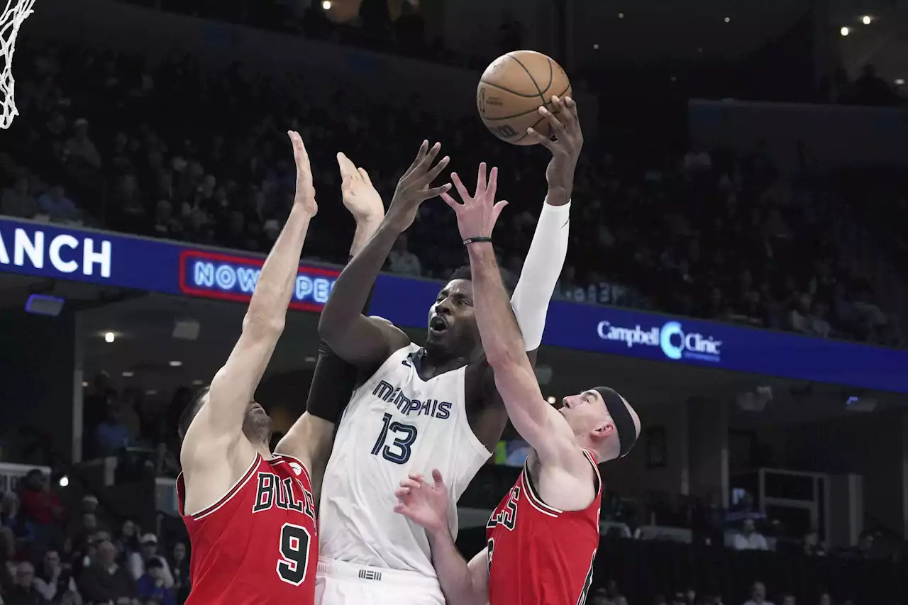 Without DeRozan, Bulls can't hold late lead at Memphis