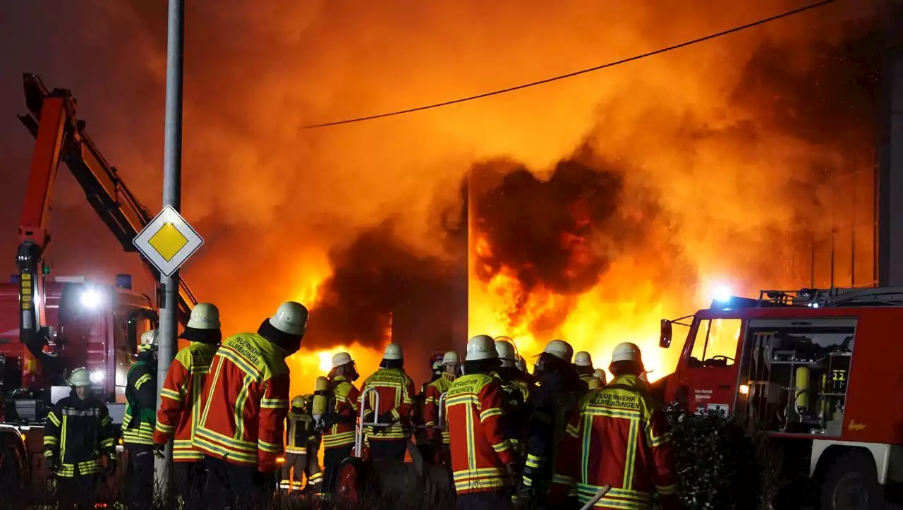 Großbrand bei Automobilzulieferer – Schaden auf mehr als 200 Millionen Euro geschätzt