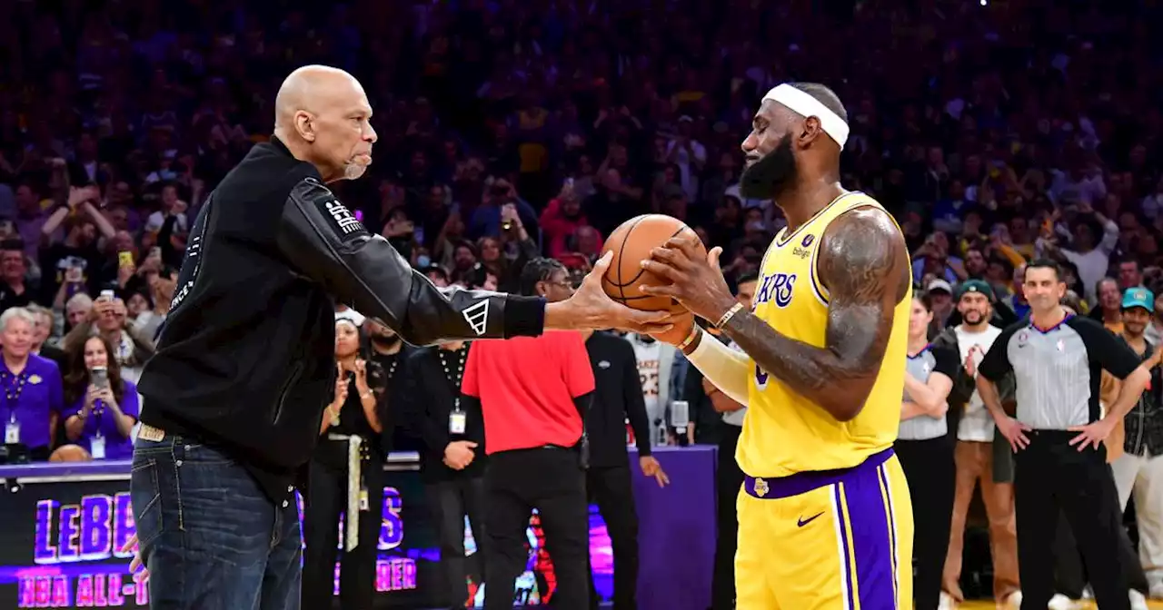 LeBron James superó a Kareem Abdul-Jabbar como el máximo anotador en toda la historia de la NBA