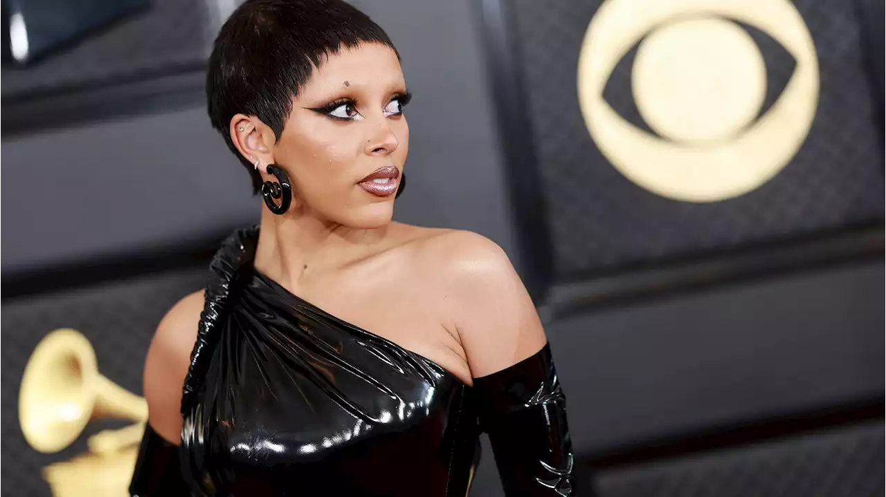 These glossy goth beauty looks absolutely dominated the Grammy's red carpet