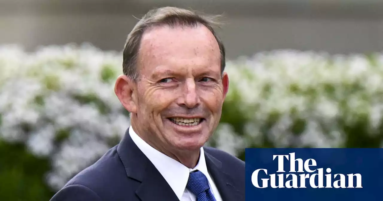 UK urged to sack Tony Abbott as trade adviser for joining climate sceptic group