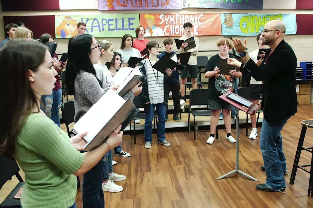 Clear Creek High chamber choir aims for another state championship at Texas Madrigal Festival