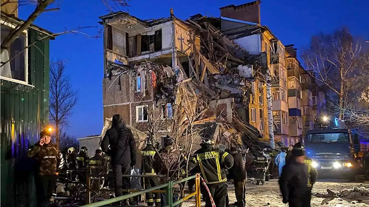 Спасатели разобрали половину завалов на месте взрыва дома в Тульской области