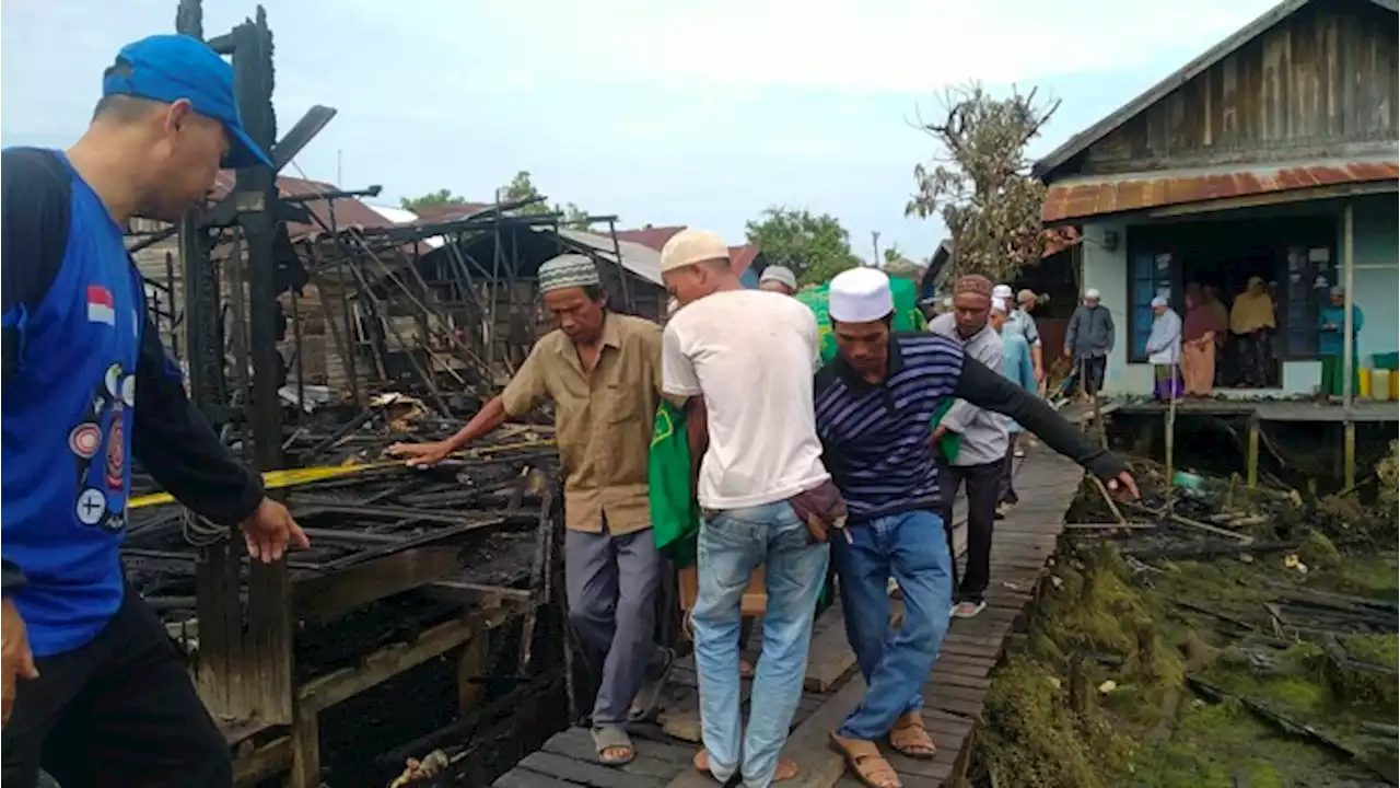 Sepasang Lansia Terjebak di Kobaran Api: Istri Selamat, Suami Ditemukan Terpanggang