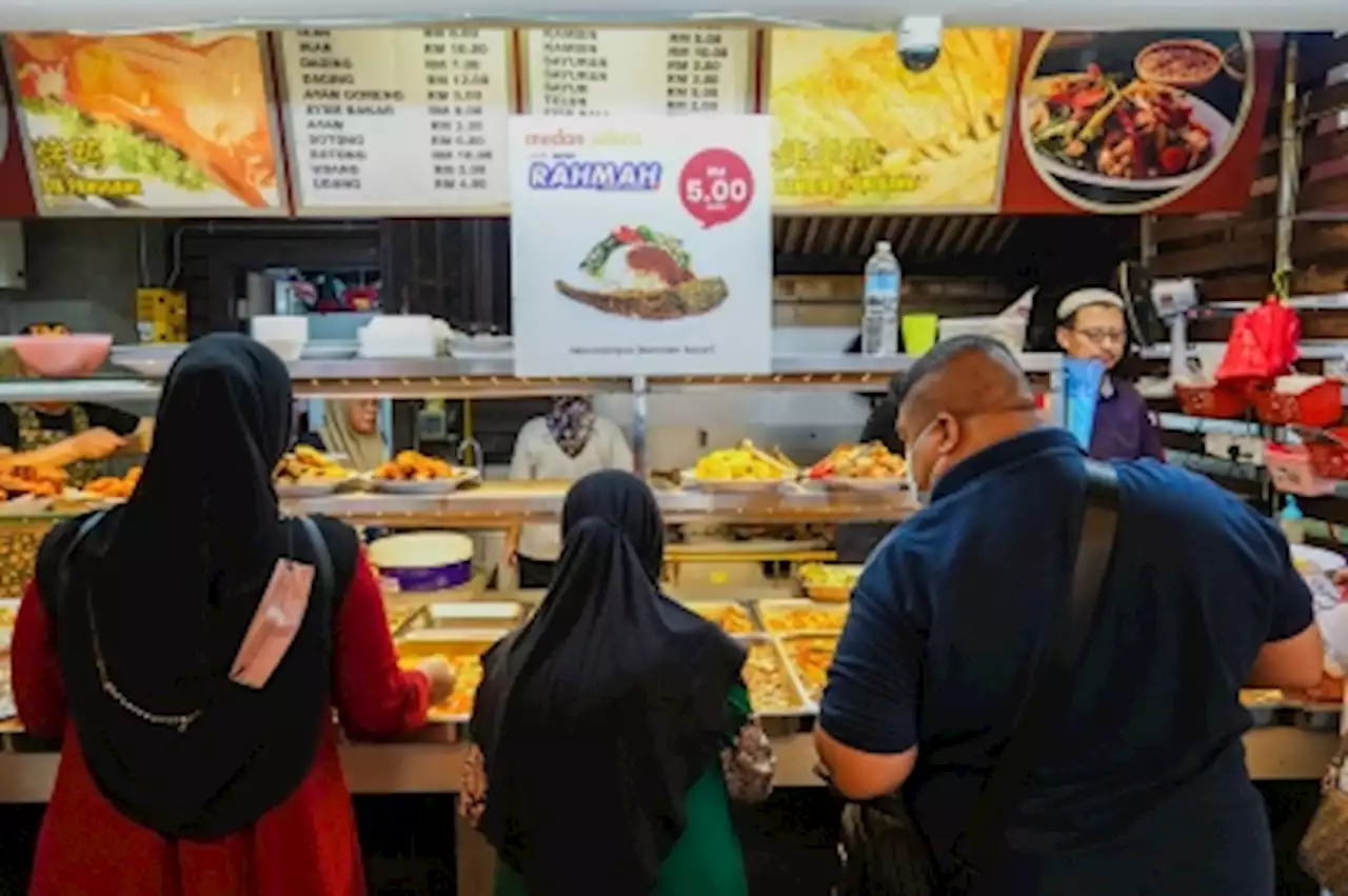 Originally meant for the poor, Menu Rahmah becomes choice order as many tighten purse strings