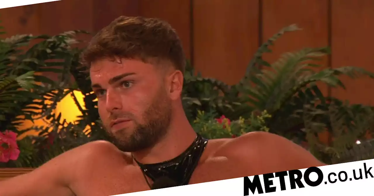 Love Island fans convinced Tom Clare already knows new bombshell Claudia Fogarty