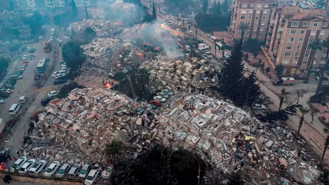 [VIDEO] Más de 11.200 muertos en Turquía y Siria por los terremotos